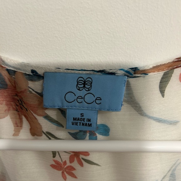 Loose top, tie at the top. Beautiful for summer. - Picture 3 of 3